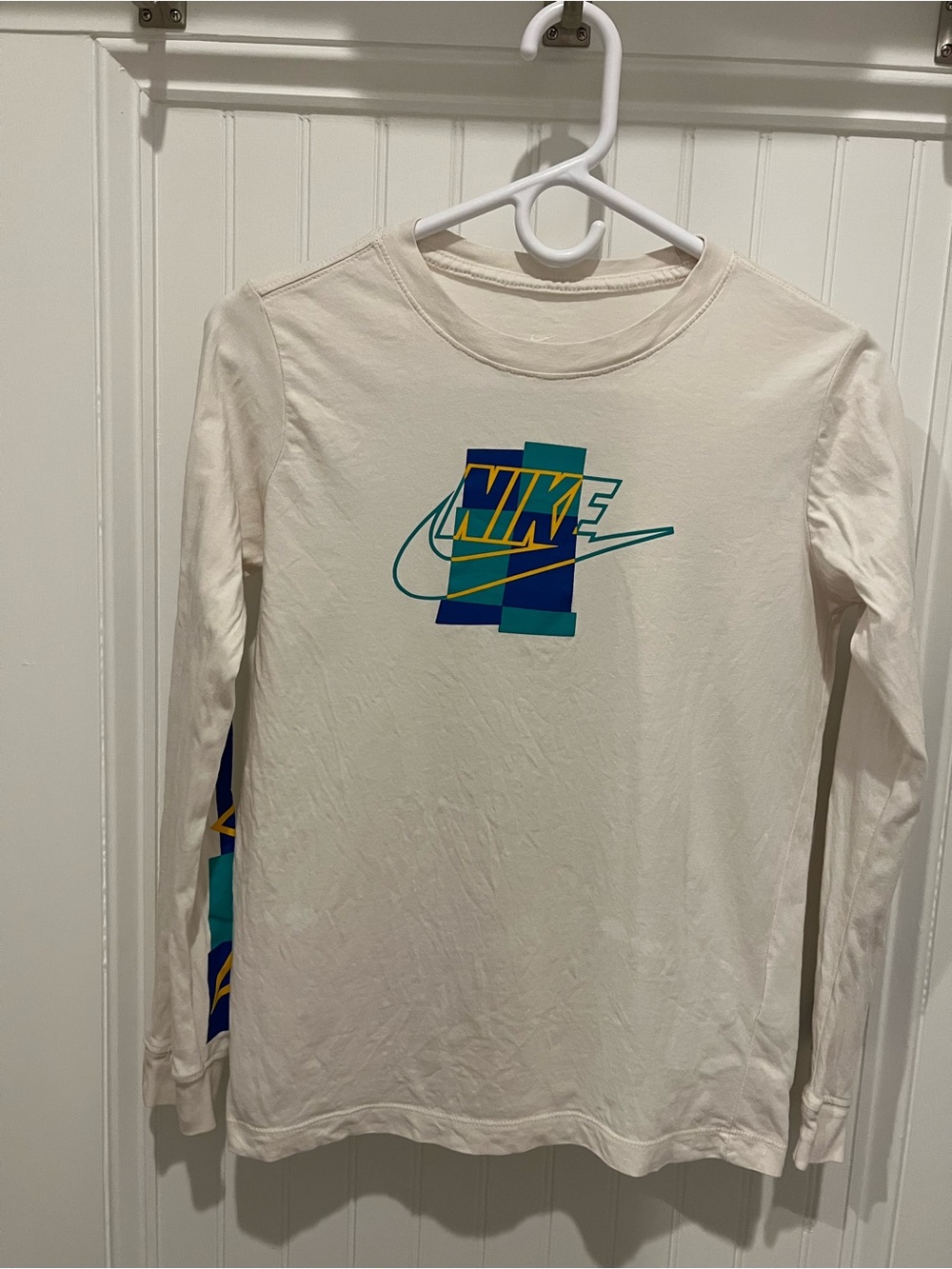 Boys Nike brand shirt in excellent condition, size large